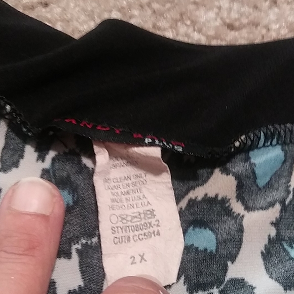 Animal Print 2X Sequin Collar Blouse - Picture 2 of 3